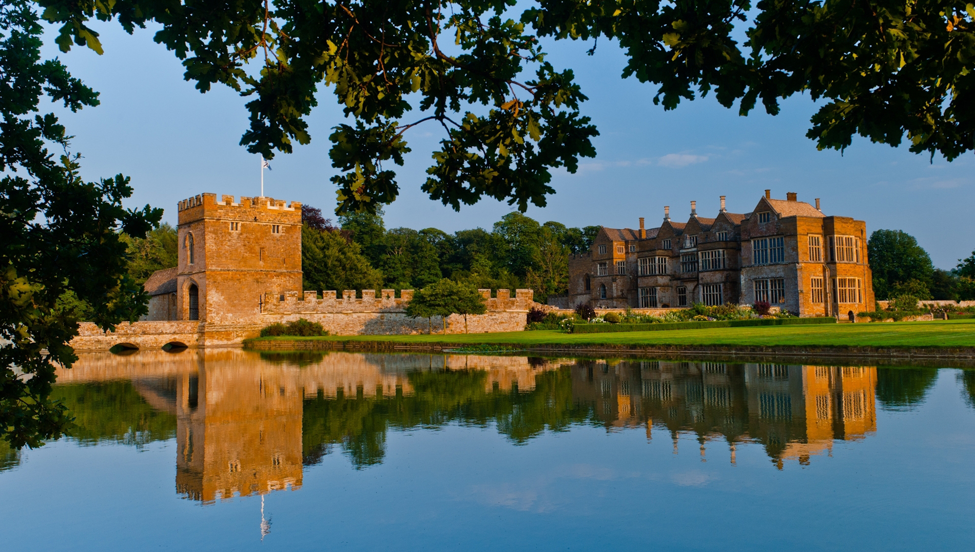 Visit | Broughton Castle - Historic Houses | Historic Houses