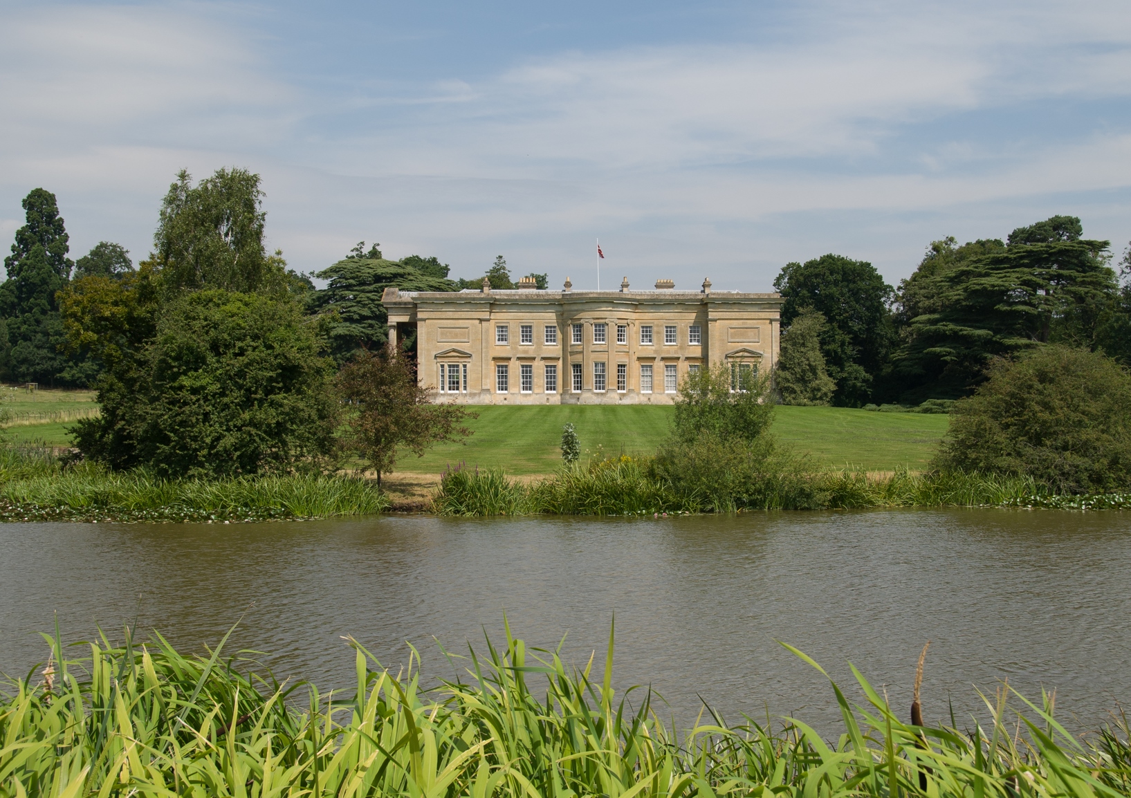 Visit |Spetchley Park Gardens - Historic Houses | Historic Houses